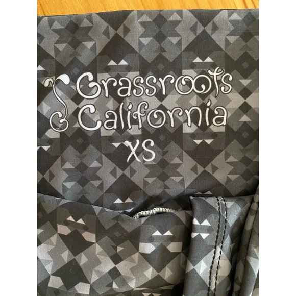 Geometric Leggings - Picture 2 of 3